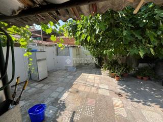 Casa aparellada a Parque Europa-Los Pitufos. Casa en venta en pinto