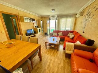 Etagenwohnung in Centro-Ayuntamiento. Piso en venta en pinto