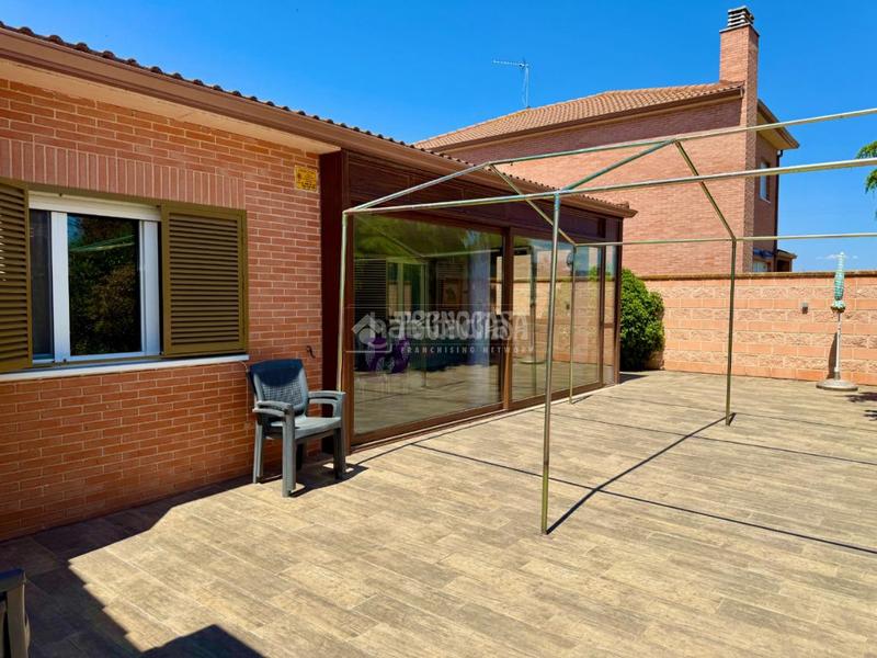 Foto 1cfcaea1-7b82-43cf-99ef-c85558c9d09b. Casa pareada casa en venta en Galápagos