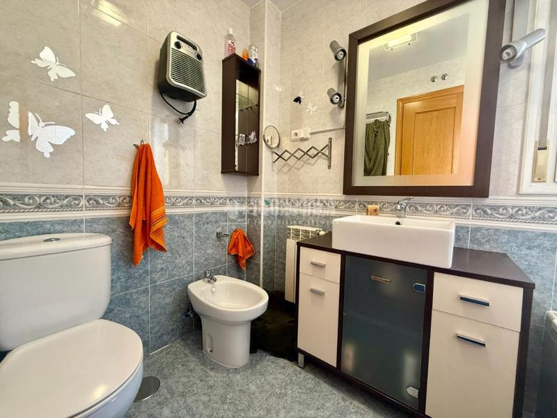 Foto 2c915e60-2d88-4745-9b21-2b529b8bc2cd. Casa pareada casa en venta en Galápagos