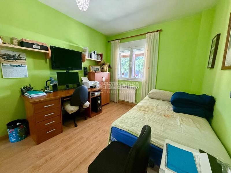Foto b65105f4-39d0-4957-b853-e4a7baee09d2. Casa pareada casa en venta en Galápagos