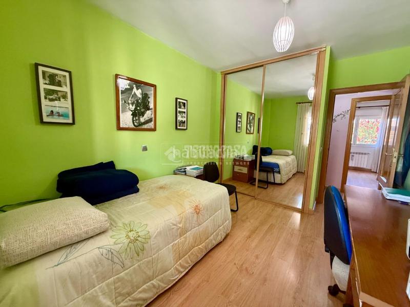 Foto ee5c5ab8-9e23-4500-af63-714556ff21fd. Casa pareada casa en venta en Galápagos