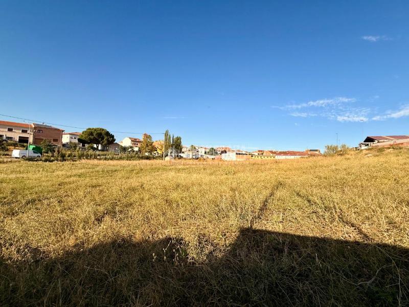 Foto c1fbc62d-69d6-4b56-8aca-d0ef79f87867. Terreno residenziale in Torrejón del Rey