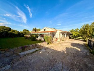 Maison à Serracines. Casa en venta en fresno de torote