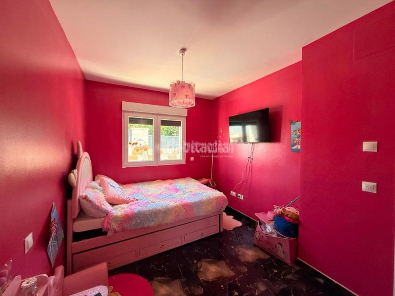 Foto 1501ccb4-a635-4682-8772-95f92a96f253. Casa amb calefacció a Galápagos
