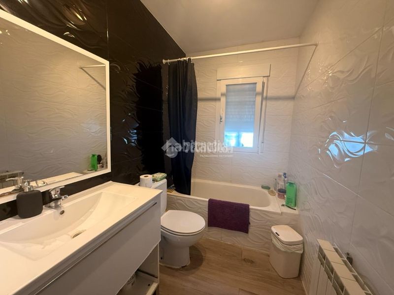 Foto ceda32ce-f206-4143-b8a1-b3fd23897ab0. Casa amb calefacció a Torrejón del Rey