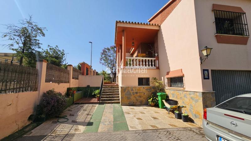 Foto 39580d9b-f09e-47d2-adff-6e3b350ca9ed. Casa amb calefacció aparcament piscina a Puertosol Málaga