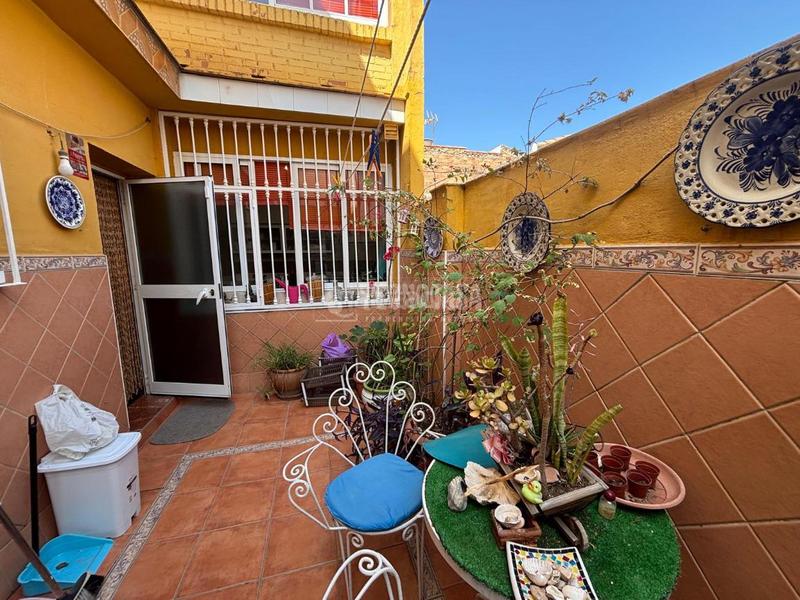 Foto 733535c9-a506-4b2e-9542-7ee9076a1d71. Casa pareada casa en venta en Los Almendros - El Limonero - El Tomillar Málaga