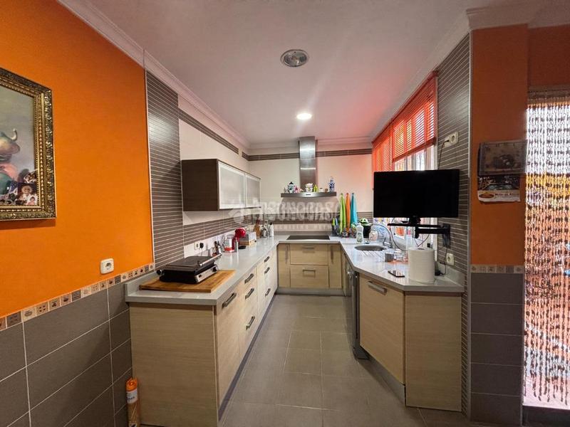 Foto 94944527-f2f6-43a7-93c4-49dbbbfec4ba. Casa pareada casa en venta en Los Almendros - El Limonero - El Tomillar Málaga