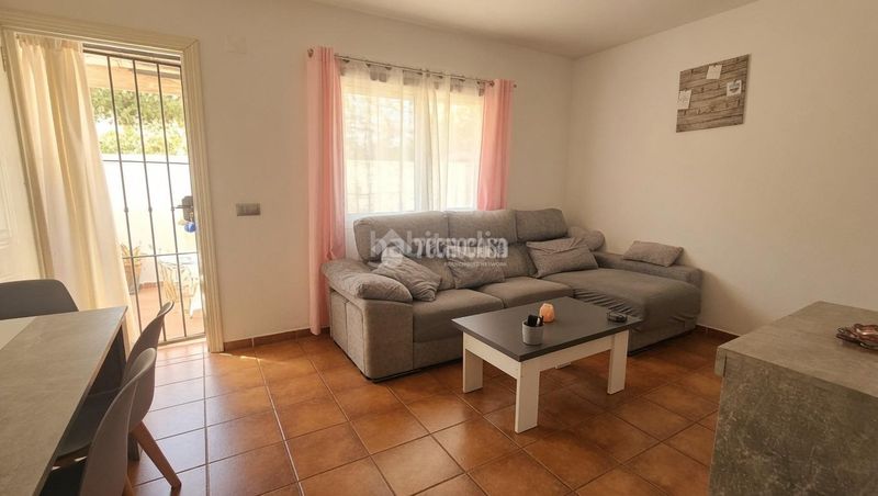 Foto 3b840054-544f-41eb-93f6-756de3b334d0. Casa aparellada a Almogía
