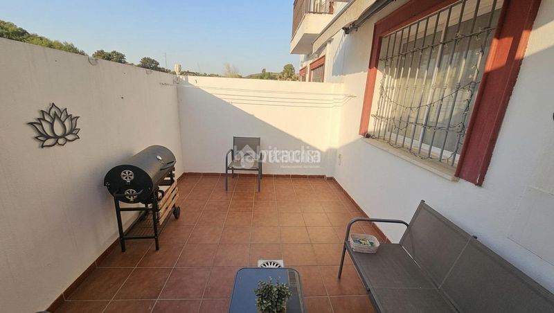Foto a22584de-53b1-4b16-b14e-973de462c286. Casa aparellada a Almogía