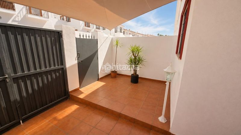 Foto abe862df-904a-4a40-912a-eb6dcd12e922. Casa aparellada a Almogía