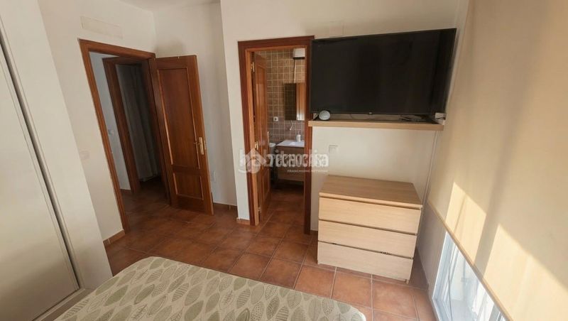 Foto c1383e6c-8014-4400-9d5d-f1a45030f130. Casa aparellada a Almogía