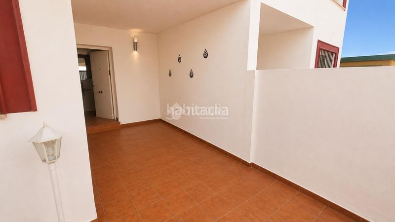Foto e5ffca0a-13b8-487a-bbb8-6744174f60a5. Casa aparellada a Almogía
