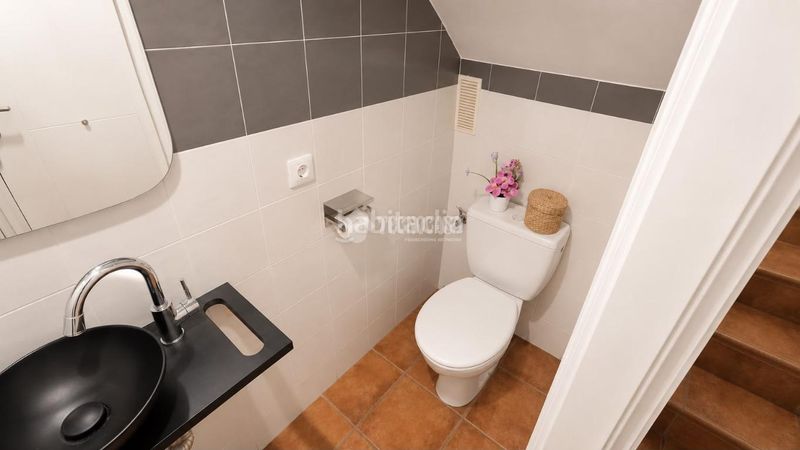 Foto e71514d5-8790-454a-afe1-338315eedf86. Casa aparellada a Almogía