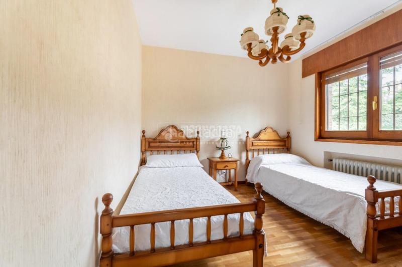Foto a5dda442-d60e-4491-afa6-d532556600ab. Casa con riscaldamento parcheggio piscina in Los Robles Torrelodones