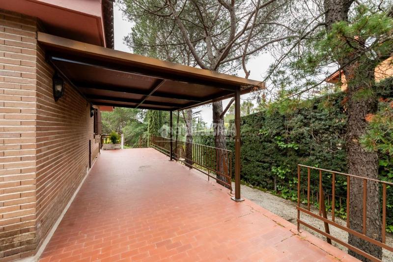 Foto e77dad34-acdc-4839-b780-83b4787f994e. Casa con riscaldamento parcheggio piscina in Los Robles Torrelodones