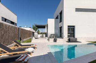 Casa en Colonia. Casa en venta en torrelodones