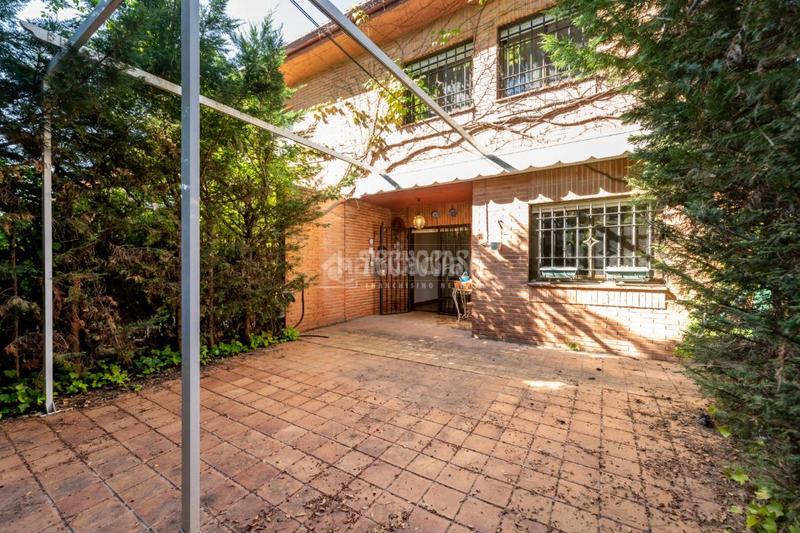 Foto 3ed47913-9e66-40ed-ac3b-6fafdd90dc45. Casa pareada casa en venta en Casco Antiguo Torrelodones