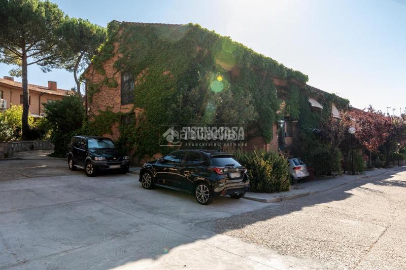 Foto 79847a01-1ff1-4c43-88e7-bd72f4610fd8. Casa pareada casa en venta en Casco Antiguo Torrelodones
