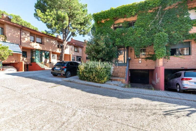 Foto 95eb98fa-acd3-43fb-ba38-8bb624db53a2. Casa pareada casa en venta en Casco Antiguo Torrelodones