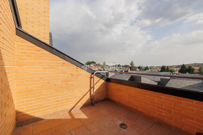 Foto eeb13189-6cc2-4c31-ba0d-ef1e87ac72b2. Pis amb calefacció piscina a Los Ángeles-Jarandilla Torrelodones