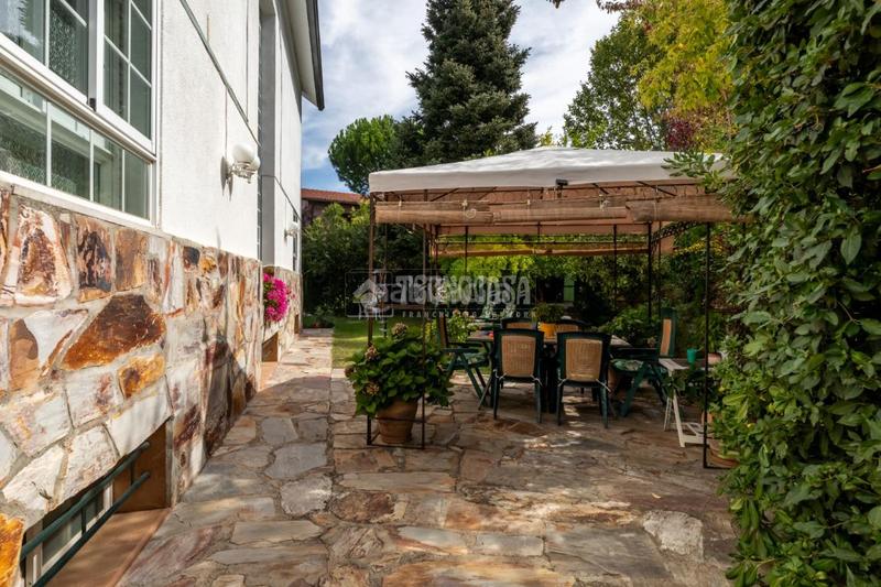 Foto 05c219e8-3e1f-4d72-9687-26b62a0cfbeb. Casa pareada casa en venta en Casco Antiguo Torrelodones