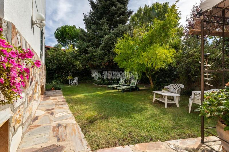 Foto 77383170-bf48-4811-9497-51c513d9d551. Casa pareada casa en venta en Casco Antiguo Torrelodones