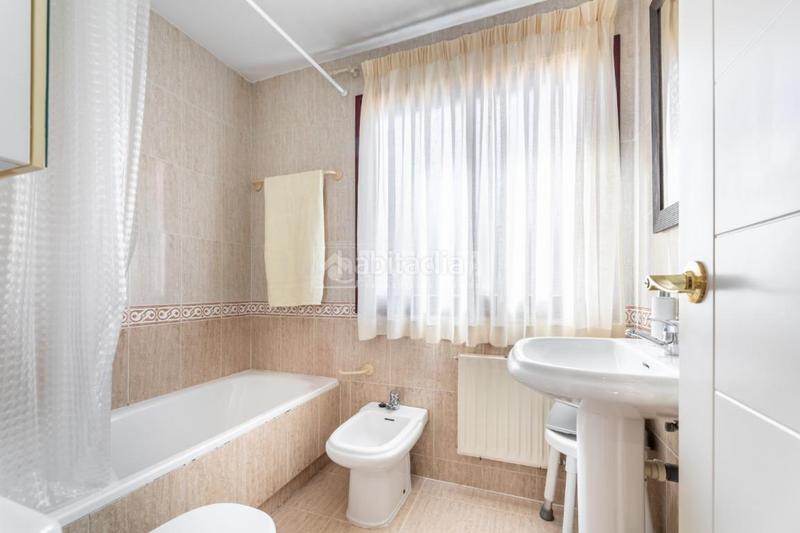 Foto 5a7b2be4-128d-4e6c-b524-c2f0745aceb5. Casa pareada casa en venta en Casco Antiguo Torrelodones