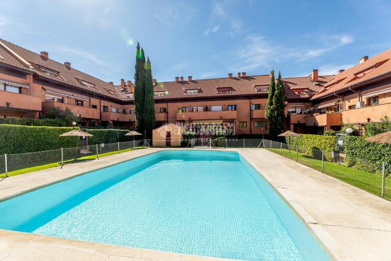 Foto 82035fb5-a804-4798-8e9c-a4b079712bcb. Casa pareada casa en venta en Casco Antiguo Torrelodones