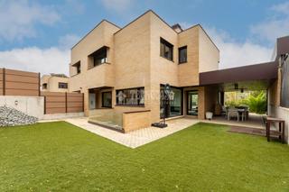 Maison jumelée  C/ sitio del marillejo. Casa en venta en torrelodones