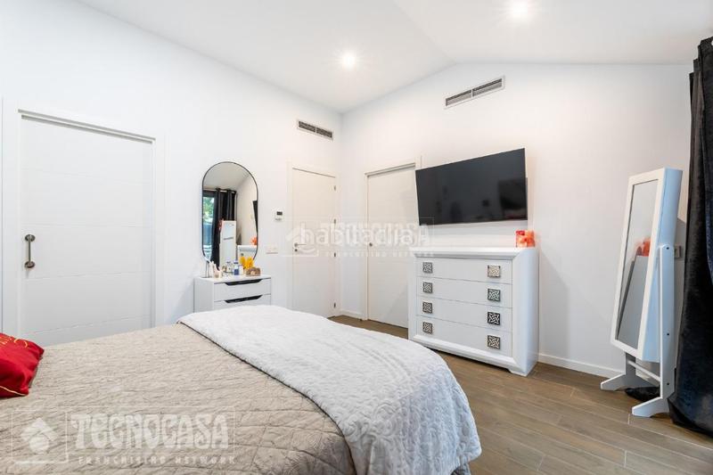 Foto 5e7291a9-d4d5-4ee9-8d28-2cd934f3b858. Appartamento con riscaldamento parcheggio in Los Robles Torrelodones