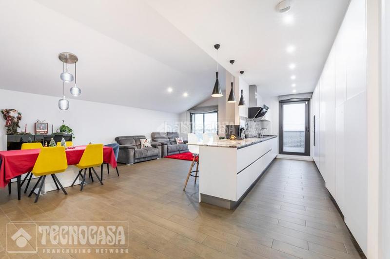 Foto 795eefc7-2d61-4859-b915-1794bbd8ff26. Appartamento con riscaldamento parcheggio in Los Robles Torrelodones