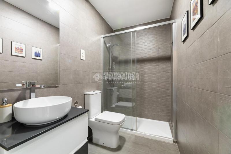 Foto 3c0f072e-5b4f-404d-8eea-5dc271124e85. Pis amb calefacció aparcament a Los Robles Torrelodones