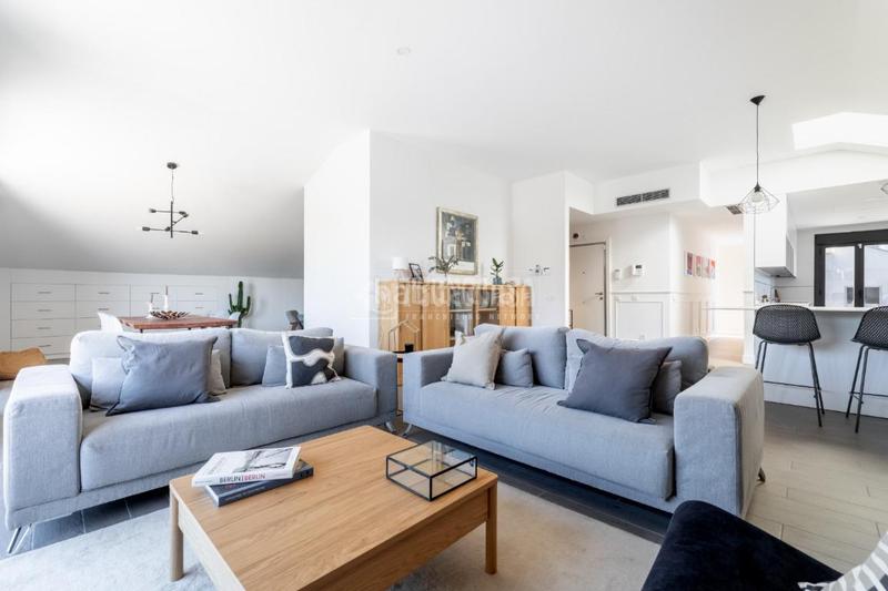 Foto 4cae750f-cf6f-4514-8d66-5926ad73a3f8. Pis amb calefacció aparcament a Los Robles Torrelodones