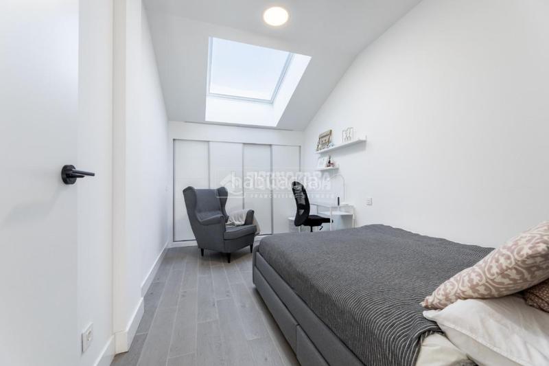 Foto 5f101653-6f1a-4f90-a4bf-20238c065558. Pis amb calefacció aparcament a Los Robles Torrelodones