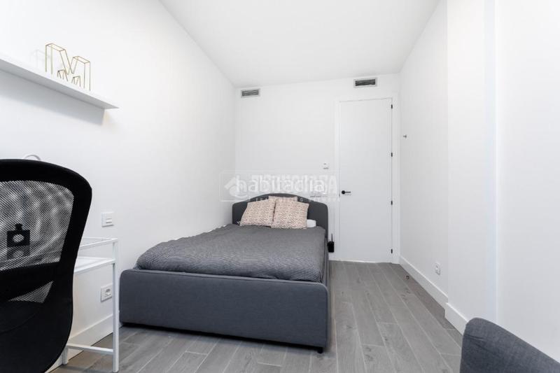 Foto 83c2b017-3a4d-4b45-b8f5-a96cd39fd836. Pis amb calefacció aparcament a Los Robles Torrelodones