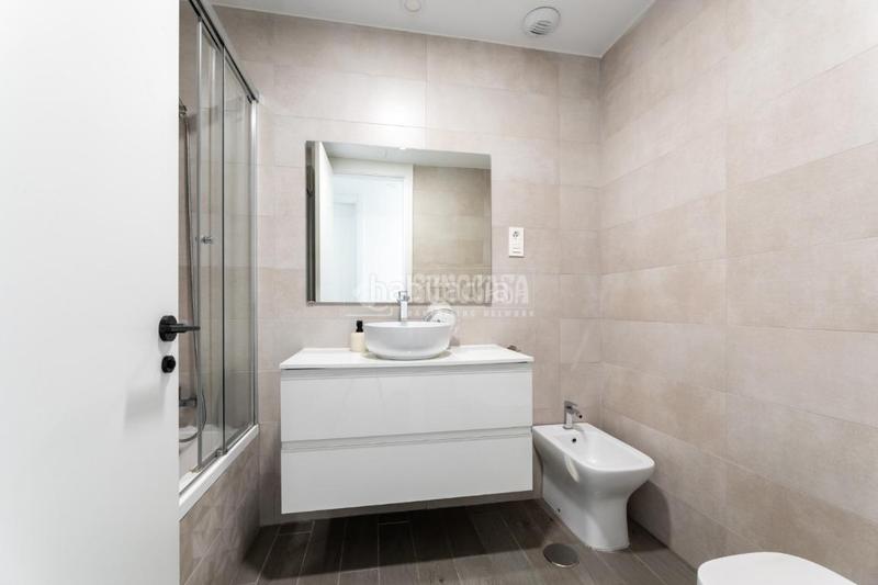 Foto e7bf6d6d-e59c-4f4b-b1e4-6a0115658fc8. Pis amb calefacció aparcament a Los Robles Torrelodones