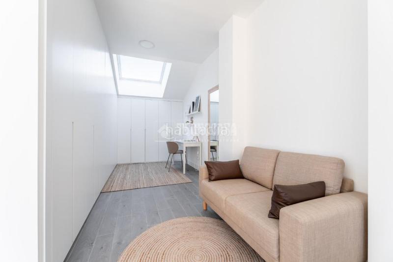 Foto f46b9c3d-3cb7-44e8-bb5b-26da1f8d624c. Pis amb calefacció aparcament a Los Robles Torrelodones