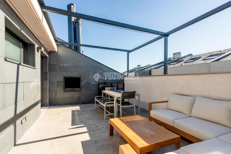 Foto fd0409f3-4778-461b-a89e-2a2ed2173dd0. Pis amb calefacció aparcament a Los Robles Torrelodones