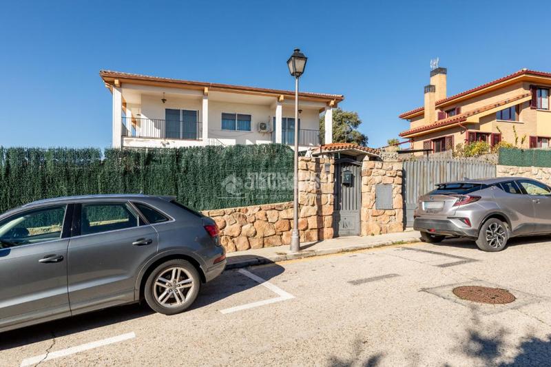 Foto f0bf9cfa-501c-452a-808b-bd010f3af1f4. Casa con riscaldamento parcheggio in Los Ángeles-Jarandilla Torrelodones