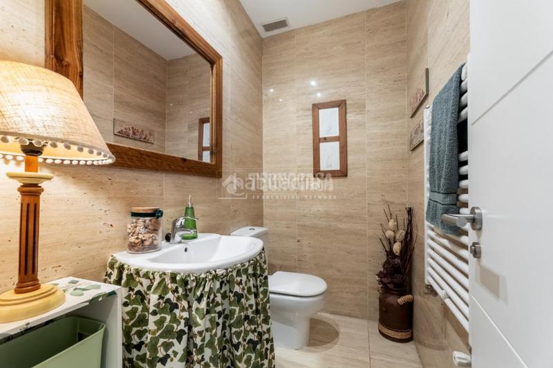 Foto 87943658-3921-45b4-bde8-fba54035567a. Casa aparellada amb calefacció aparcament piscina a Torrelodones