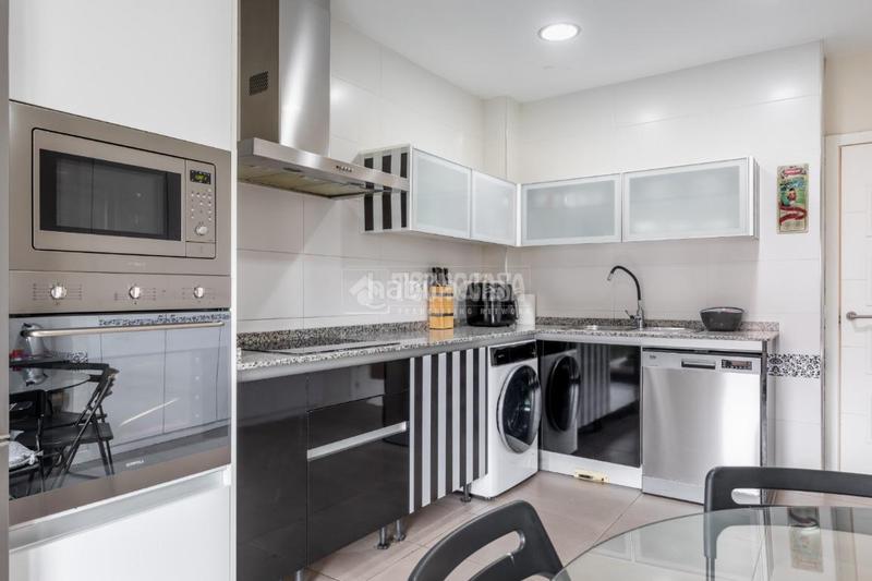 Foto d831356c-9443-44c6-8596-f18d01c20b37. Casa aparellada amb calefacció aparcament piscina a Torrelodones