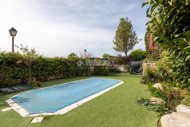 Foto 8c769c53-b38f-42a3-aa76-31bd9dbede22. Casa amb calefacció aparcament piscina a Colonia Torrelodones