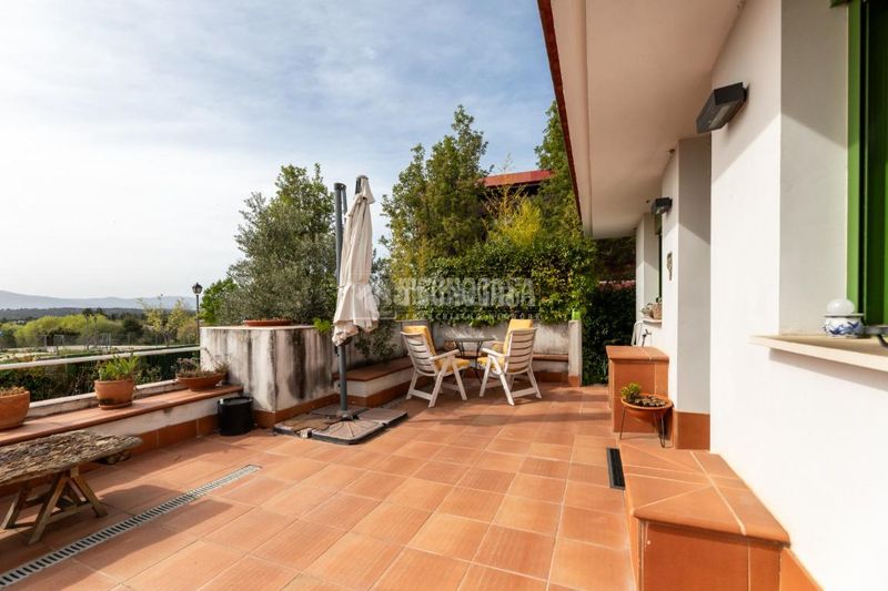 Foto b95f7c44-96b7-41fa-884f-b5ea702968e8. Casa amb calefacció aparcament piscina a Colonia Torrelodones