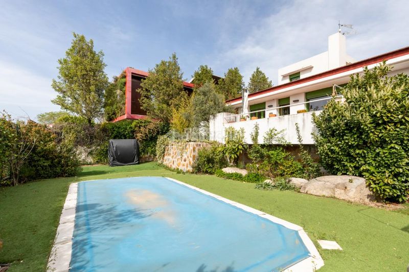 Foto ee818e36-f68f-4eca-833e-7379fe6188fa. Casa amb calefacció aparcament piscina a Colonia Torrelodones