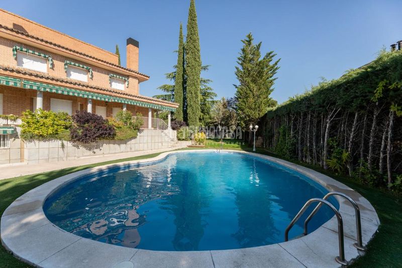 Foto 0fdfa11a-7881-4ea6-81e8-e03422011233. Casa amb calefacció piscina a Los Robles Torrelodones