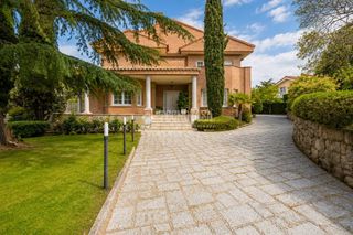 House in Los Robles. Casa en venta en torrelodones