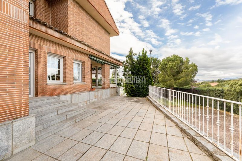 Foto 44523482-6d4f-47fc-a470-f33c8b8872b8. Casa amb calefacció piscina a Los Robles Torrelodones
