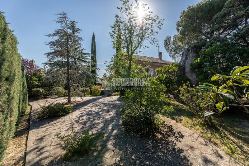 Foto c009d384-afd7-478a-9e7f-58a77b695c77. Casa amb calefacció piscina a Los Robles Torrelodones